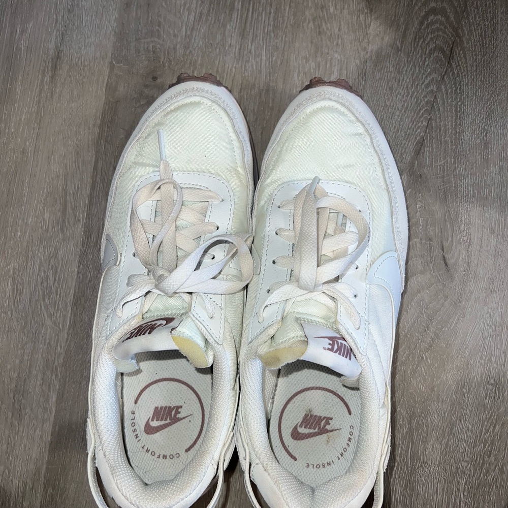 Waffle Nike (cream and pink)